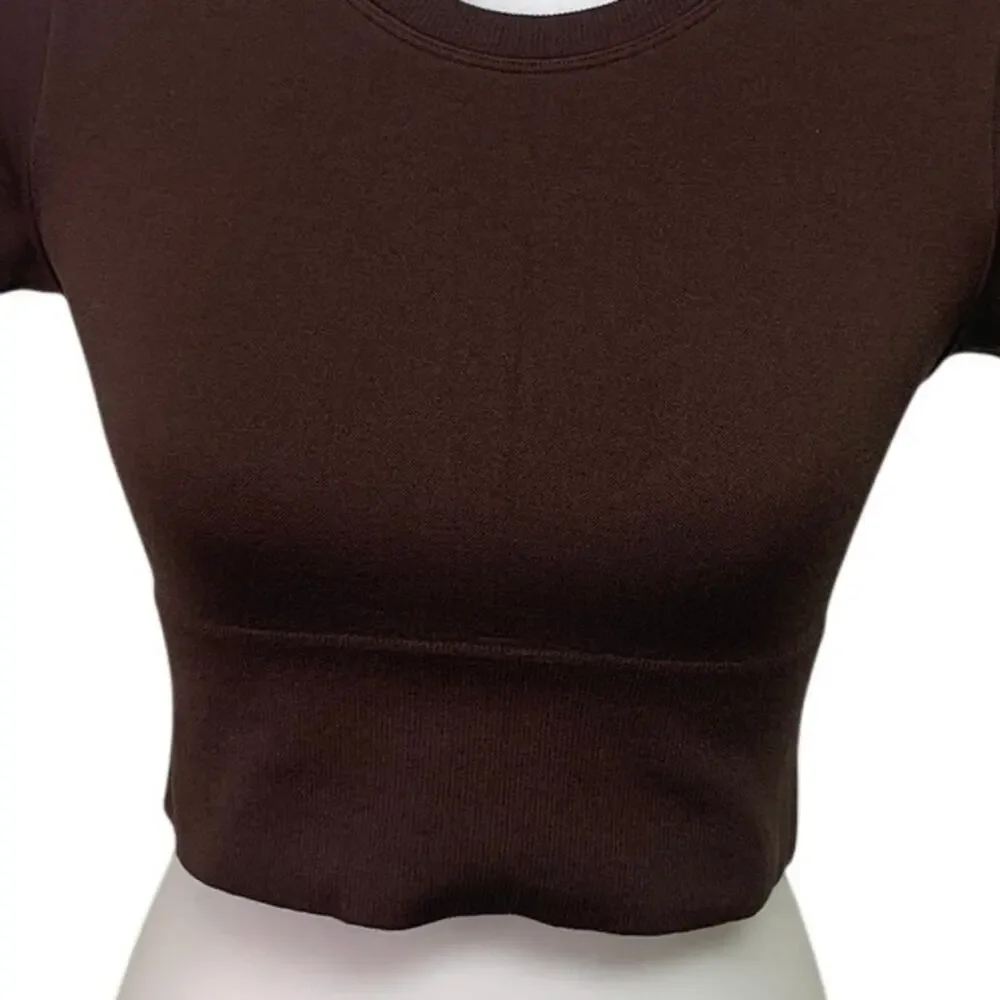 New OFFLINE By Aerie Womens Small Brown Sidewalk Seamless Cropped T-Shirt Tee - Picture 2 of 7